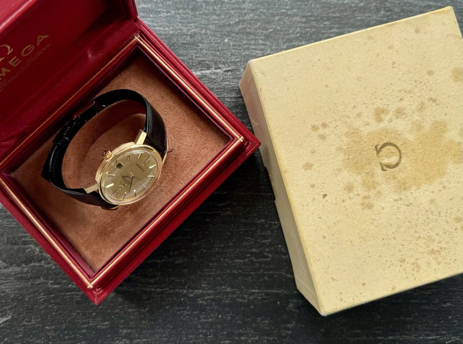 MONTRE-BRACELET AUTOMATIQUE VINTAGE OMEGA CONSTELLATION